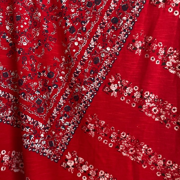 3X. Red Pattern Shirt. - Picture 3 of 4